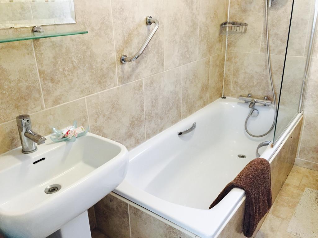 Edgware B&B Барнет Экстерьер фото