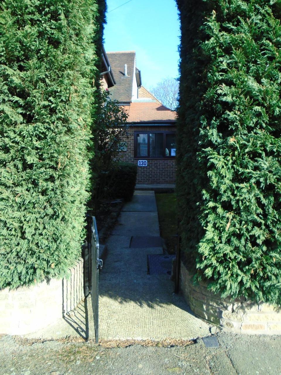 Edgware B&B Барнет Экстерьер фото